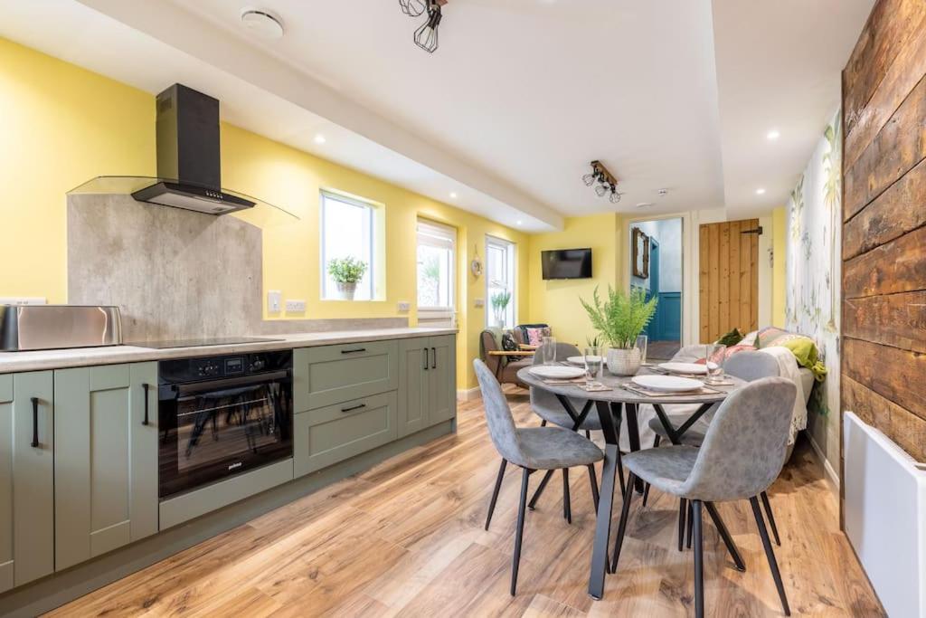 Boutique Homes At 4